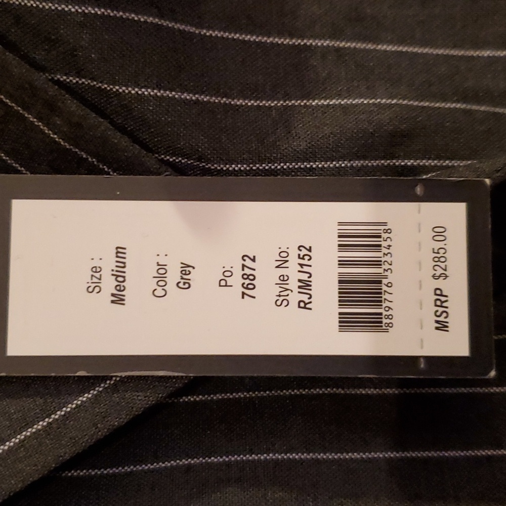 NWT Romeo & Juliet Couture Size M Grey Pinstripe Blazer *small factory flaw* - Picture 4 of 15